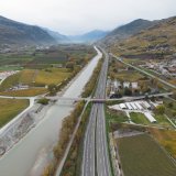 Du 30 juin 2025 jusqu’à fin octobre 2025 : fermeture de la voie normale et de la bande d’arrêt d’urgence en semaine de 08h00 à 16h00 aux zones de travaux. Les zones de travaux auront une longueur approximative de 500 mètres. Le trafic sur la voie de dépassement restera maintenu sans interruption.